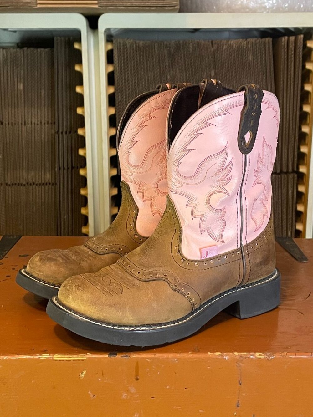 JUSTIN Gypsy Women's Size 7.5 B Brown Pink Leather Western Cowgirl Boots L9901